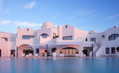 Новый бутик-отель Anantara Santorini Abu Dhabi Retreat