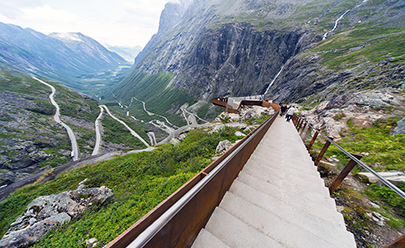 Дорога Троллей: очарование суровых и неприступных пейзажей в Норверии