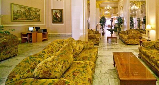 Renoir Hotel